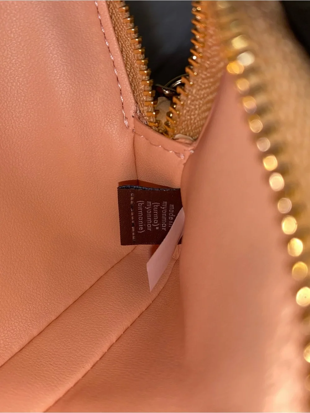 Zip Card Case In Signature Leather With Charm New Faded Blush